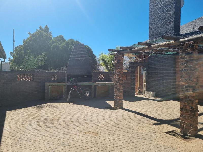 6 Bedroom Property for Sale in De Aar Northern Cape